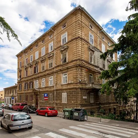 Quiet Center * Fiume