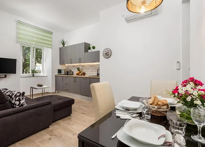 Quiet Center Apartman *