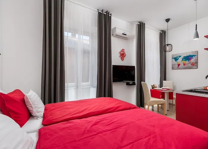 Quiet Center Apartament *
