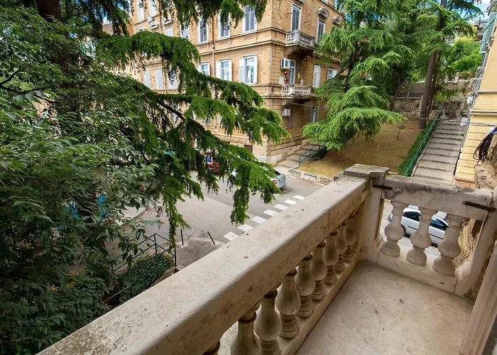 Quiet Center Apartament